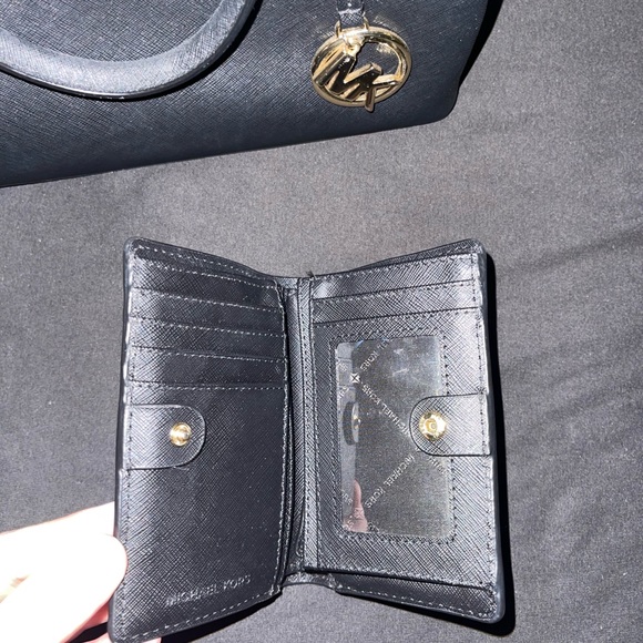 Beautiful Michael Kors purse and wallet set! Barely used! More of impulse buy! - Picture 4 of 4